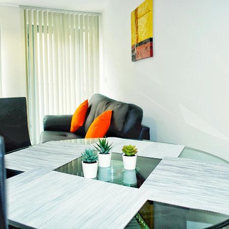 2 Bed Ensuite With Balcony And Free Onsite Secure Parking Манчестър Екстериор снимка