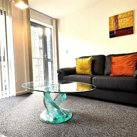 2 Bed Ensuite With Balcony And Free Onsite Secure Parking Манчестър Екстериор снимка