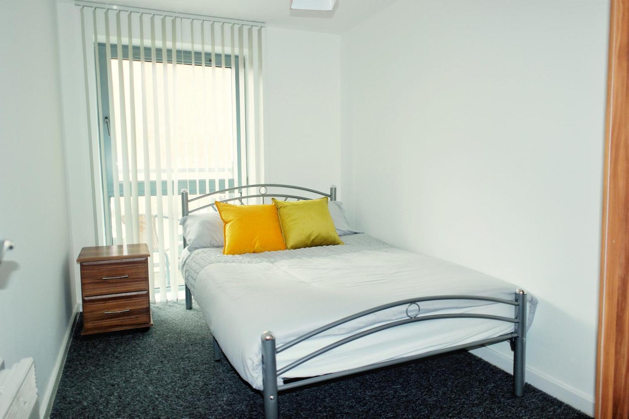 2 Bed Ensuite With Balcony And Free Onsite Secure Parking Манчестър Екстериор снимка