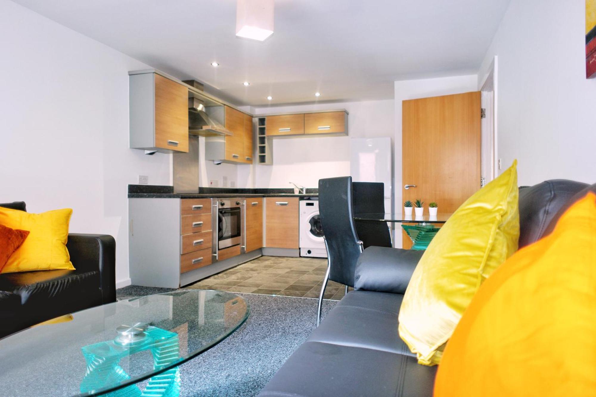 2 Bed Ensuite With Balcony And Free Onsite Secure Parking Манчестър Екстериор снимка