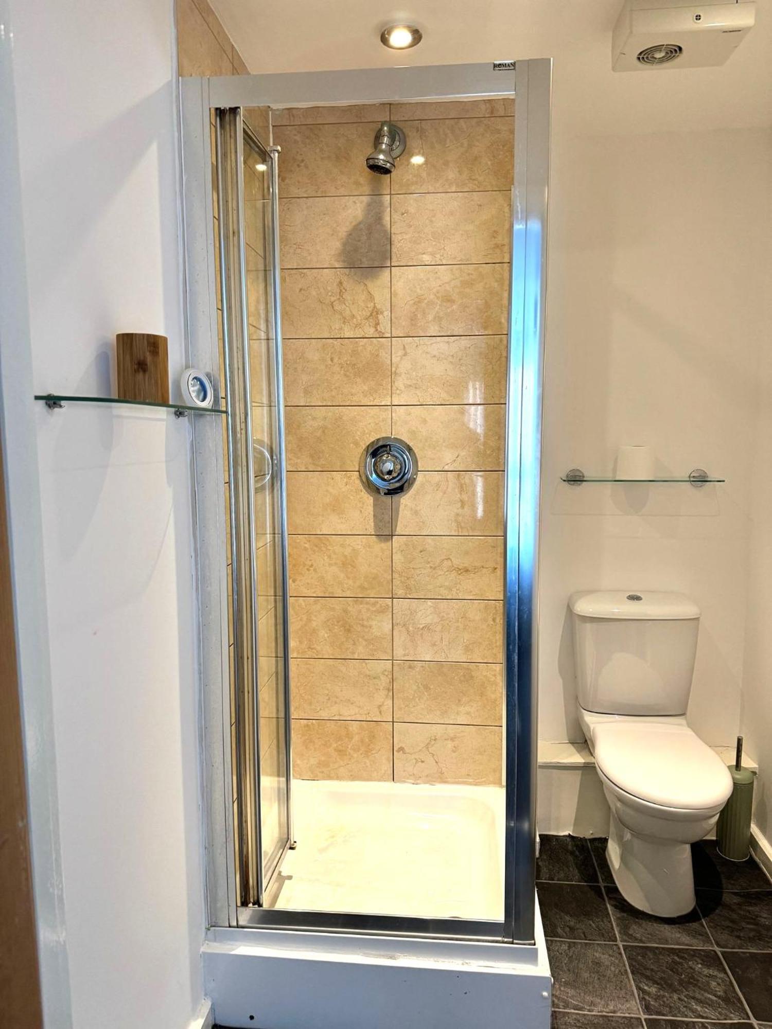 2 Bed Ensuite With Balcony And Free Onsite Secure Parking Манчестър Екстериор снимка